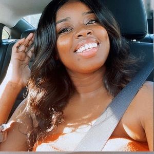 Meet your Posher, Shakira